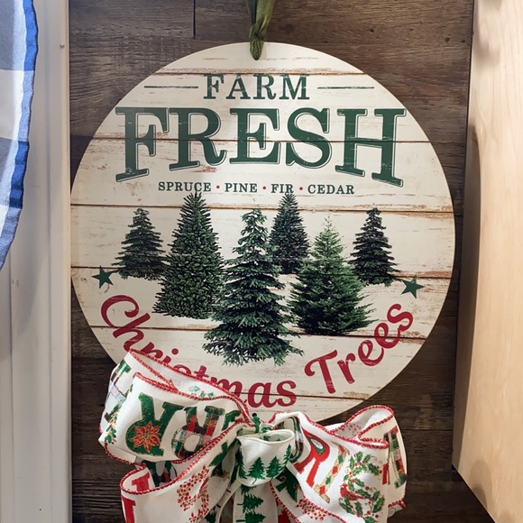 Christmas Hanger - Picture 2 of 5